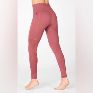{Fabletics} Pink leggings! Sync High Waisted 7/8. M